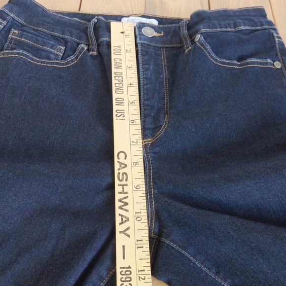 Sofia Vergara Rosa Curvy Ankle Dark Wash Skinny Jeans - Picture 6 of 11